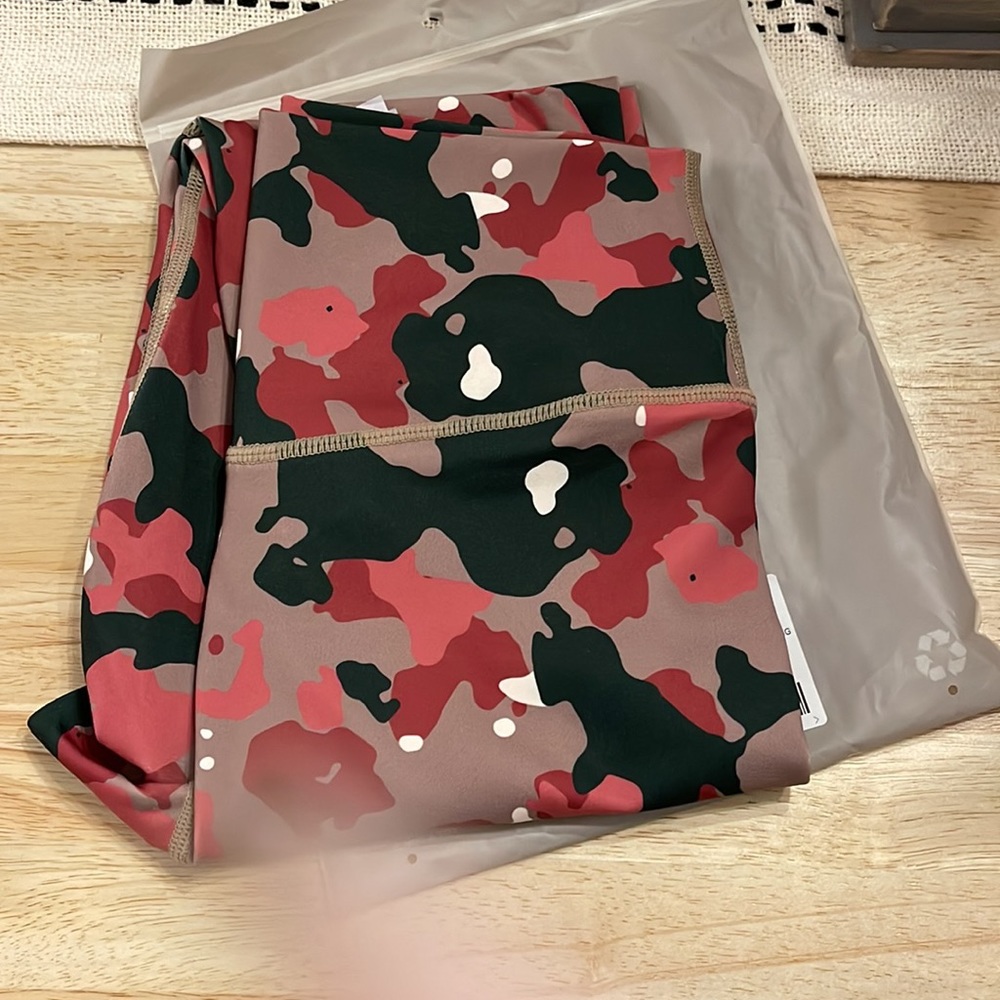 Brand new balance ascend pant size small